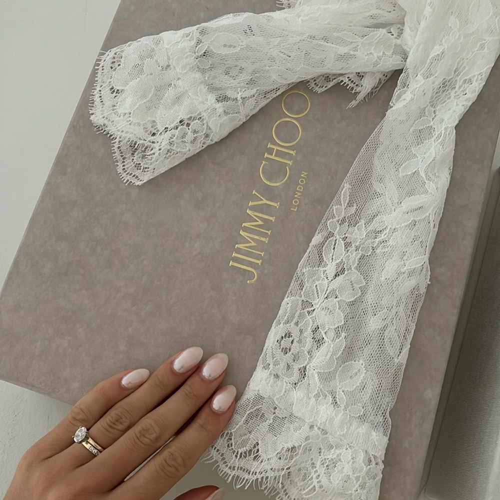 NWT - Park & Fifth Co Eleanor bridal Sleeves in “Juliette Lace”